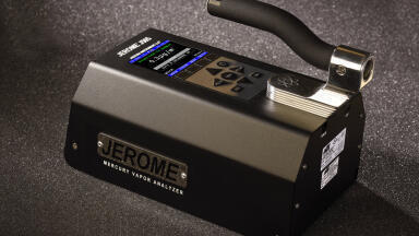 Rugged and lightweight hand-held atomic fluorescence spectrometer for mercury vapor analysis down to 0.05 µg/m3